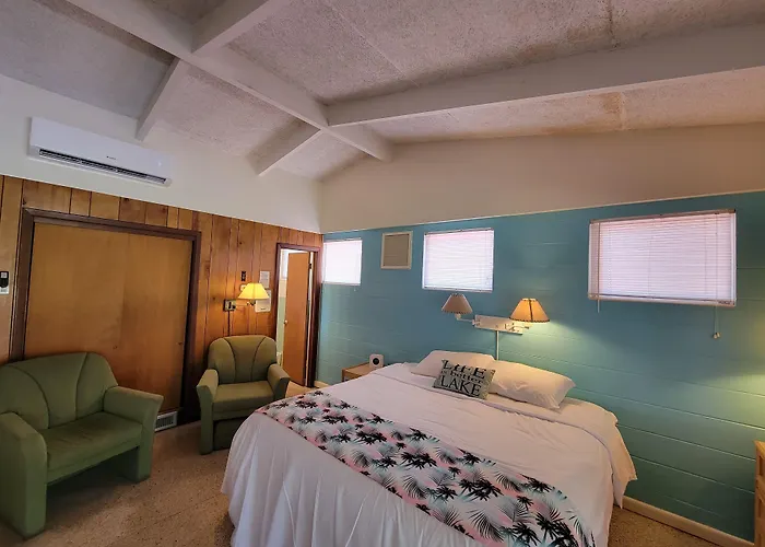 Tropical Marina & Resort On Lake Beresford